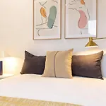 Gloria Living I - At Your Doorstep شقة *